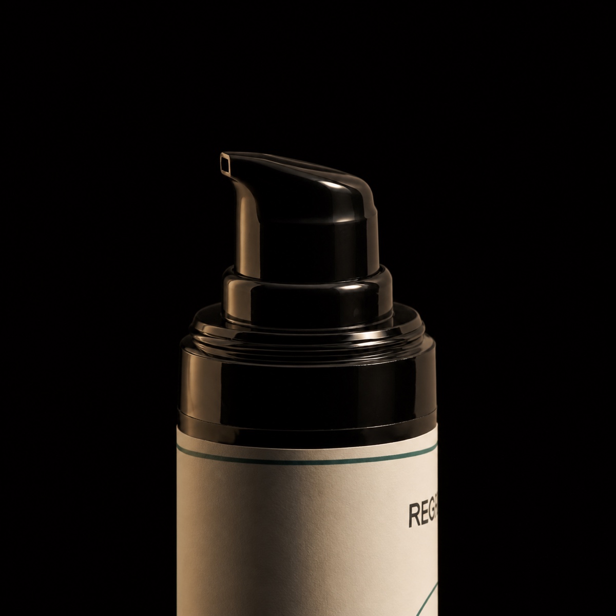 Oil-Free Hydration Gel. The collar of the pump at close range.