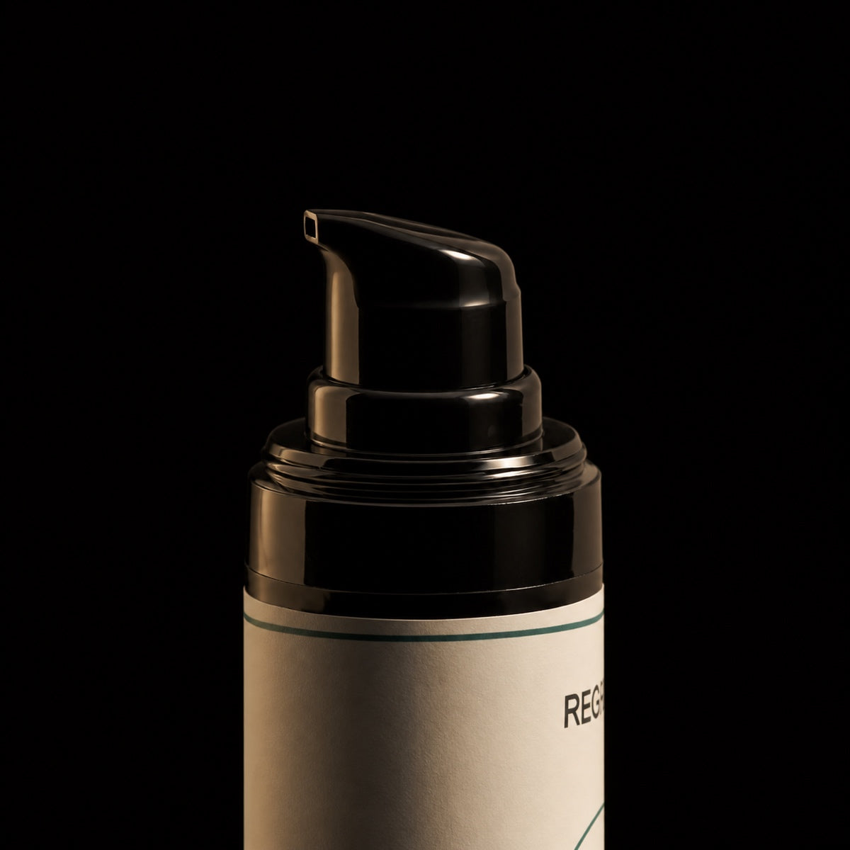 Oil-Free Hydration Gel. The collar of the pump at close range.